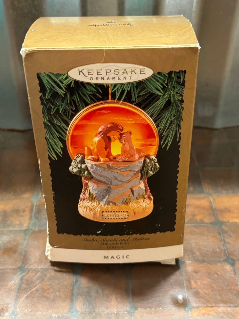 Hallmark Keepsake The Lion King Simba & Sarabi magic Ornament